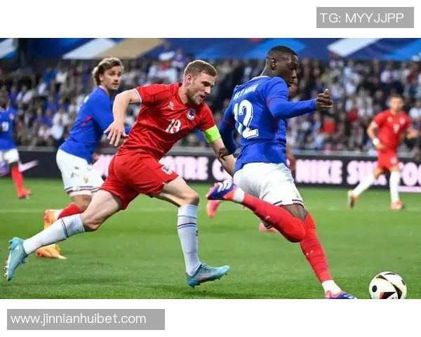 双足神射手塞梅尼奥本赛季已斩获17球左脚8球右脚9球展现全面实力 双足神射手塞梅尼奥本赛季已斩获17球左脚8球右脚9球展现全面实力