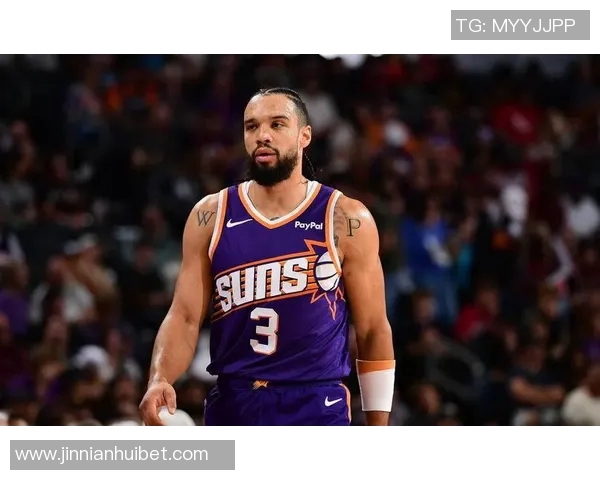 太阳队半场领先独行侠10分布克表现出色贡献16分狄龙助攻3次表现抢眼 太阳队半场领先独行侠10分布克表现出色贡献16分狄龙助攻3次表现抢眼