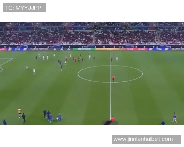 巴黎门将萨福诺夫手骨折仍勇扑四点近期将缺阵比赛