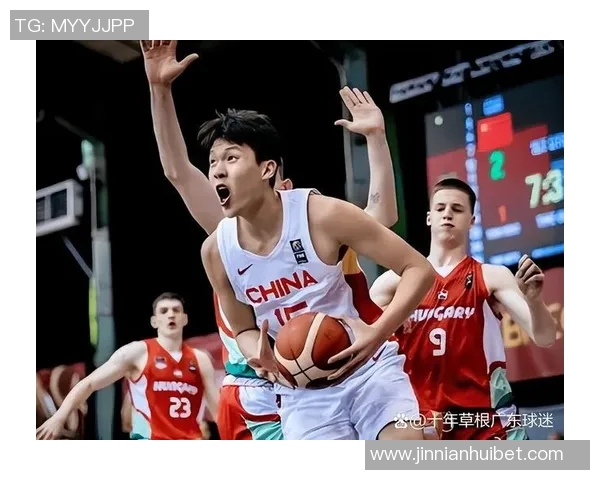 杨瀚森进步缓慢明年仍难以胜任替补中锋角色 杨瀚森进步缓慢明年仍难以胜任替补中锋角色