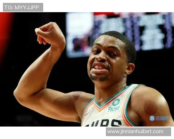 凯尔登约翰逊表现平平12分1板1助外线手感不佳三分球未能命中 凯尔登约翰逊表现平平12分1板1助外线手感不佳三分球未能命中