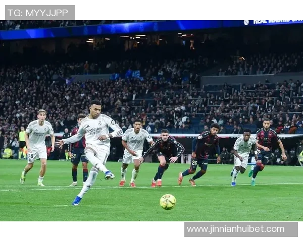 姆巴佩制造点球并亲自罚入皇马在主场1-0领先莱万特 姆巴佩制造点球并亲自罚入皇马在主场1-0领先莱万特