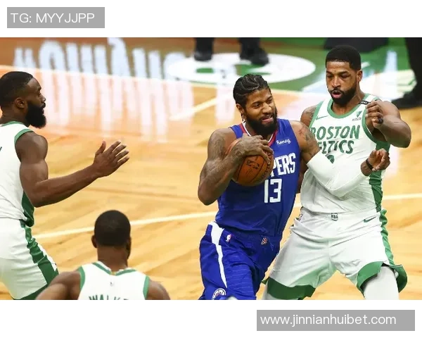 替补席发力泰森梅里尔联手贡献34分助球队逆转胜利 替补席发力泰森梅里尔联手贡献34分助球队逆转胜利